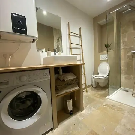 Deux Pièces Dans Le Vieil Safranier Antibes