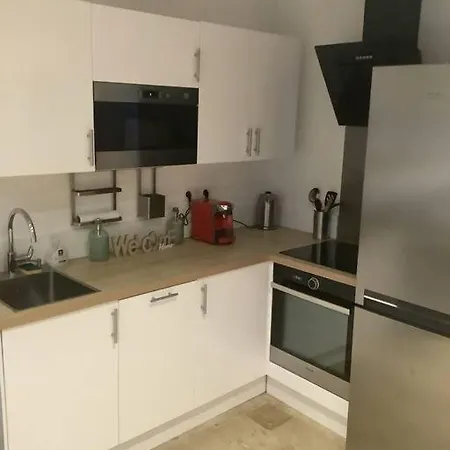 Deux Pièces Dans Le Vieil Safranier Antibes