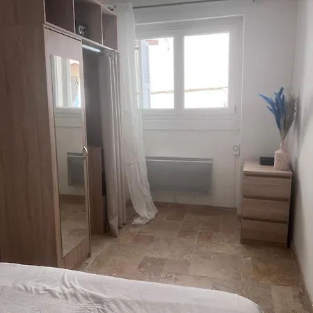 Апартаменти Renove Au Coeur Du Vieil *